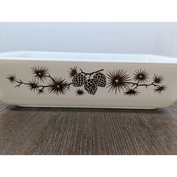 VTG 60s Pyrex Casserole Dish Metallic Gold Pine Cones 575-B Made in USA No Lid - Picture 6 of 11